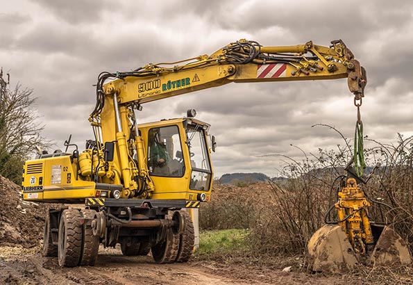 工程机械维护:推土机保养要点